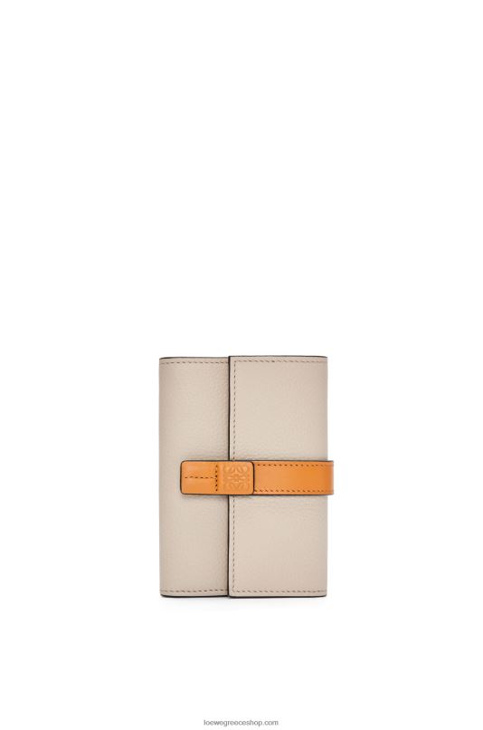 Loewe γυναίκες μικρό κάθετο πορτοφόλι από δέρμα μοσχαριού με μαλακό κόκκο RZR0J1221 ελαφριά βρώμη/μέλι