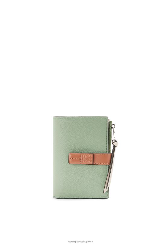 Loewe γυναίκες Λεπτό δίπτυχο πορτοφόλι με φερμουάρ από δέρμα μοσχαριού με απαλούς κόκκους RZR0J1224 δεντρολίβανο/μαύρισμα