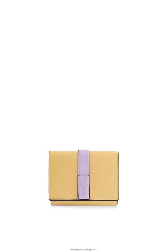 Loewe γυναίκες τρίπτυχο πορτοφόλι από δέρμα μοσχαριού με απαλούς κόκκους RZR0J1266 σκούρο βούτυρο/μωβ