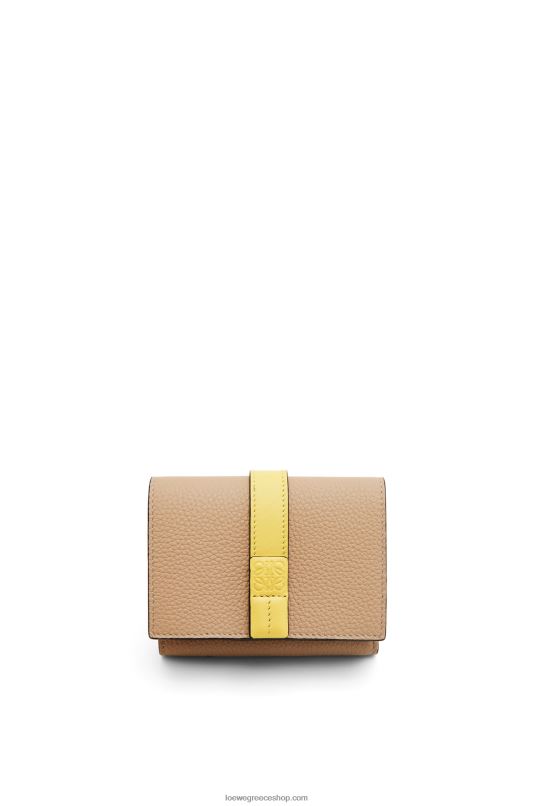 Loewe γυναίκες τρίπτυχο πορτοφόλι από δέρμα μοσχαριού με απαλούς κόκκους RZR0J1285 βούτυρο/παλό λεμόνι