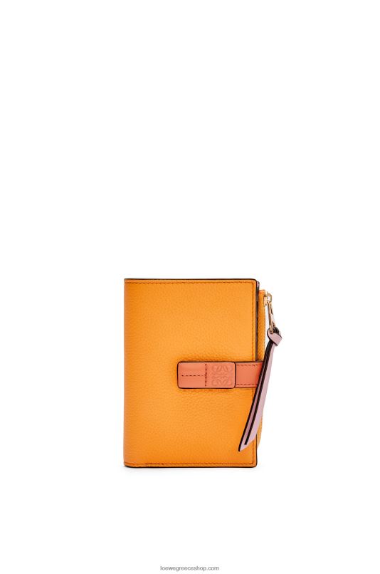 Loewe γυναίκες Λεπτό δίπτυχο πορτοφόλι με φερμουάρ από δέρμα μοσχαριού με απαλούς κόκκους RZR0J1299 μανταρίνι / κοραλλιογενής ύφαλος