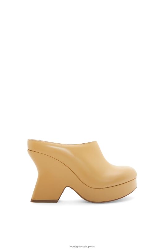 Loewe γυναίκες terra wedge clog σε δέρμα μοσχαριού RZR0J745 μέτριο concealer