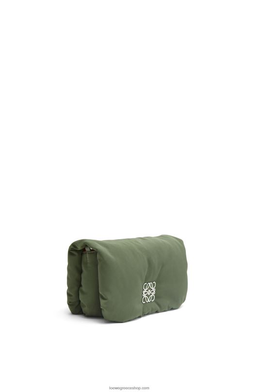 Loewe γυναίκες mini puffer goya τσάντα σε νάιλον RZR0J430 vintage χακί