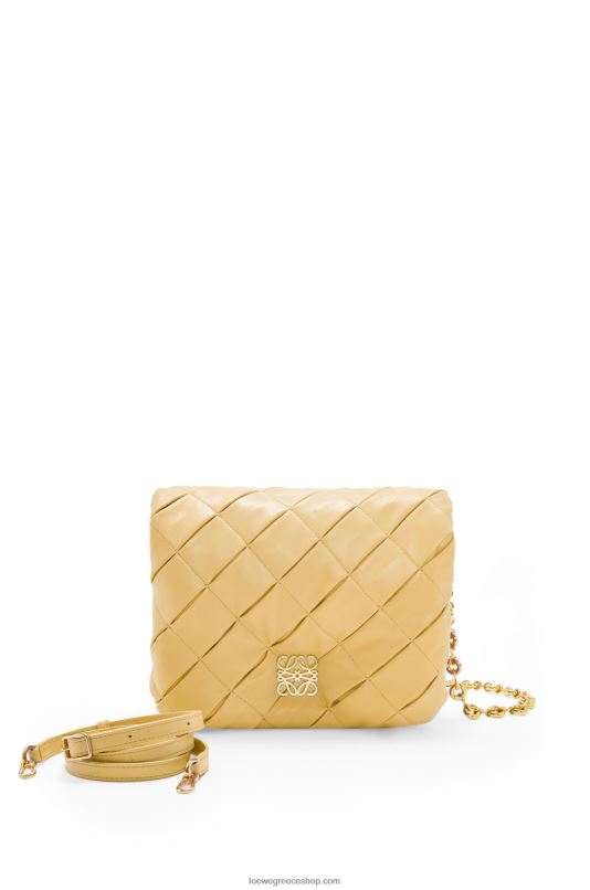 Loewe γυναίκες puffer goya σε πτυχωτό γυαλιστερό δέρμα αρνιού νάπα RZR0J381 σκούρο βούτυρο