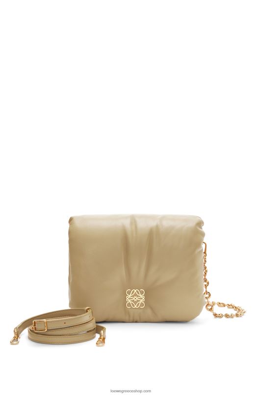Loewe γυναίκες τσάντα puffer goya σε γυαλιστερή αρνιά νάπα RZR0J386 πηλός πράσινος