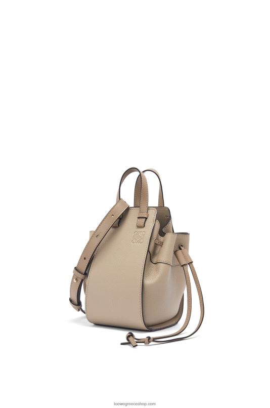 Loewe γυναίκες Μίνι κορδόνι περίσφιξης αιώρας από δέρμα μοσχαριού με απαλούς κόκκους RZR0J289 άμμος