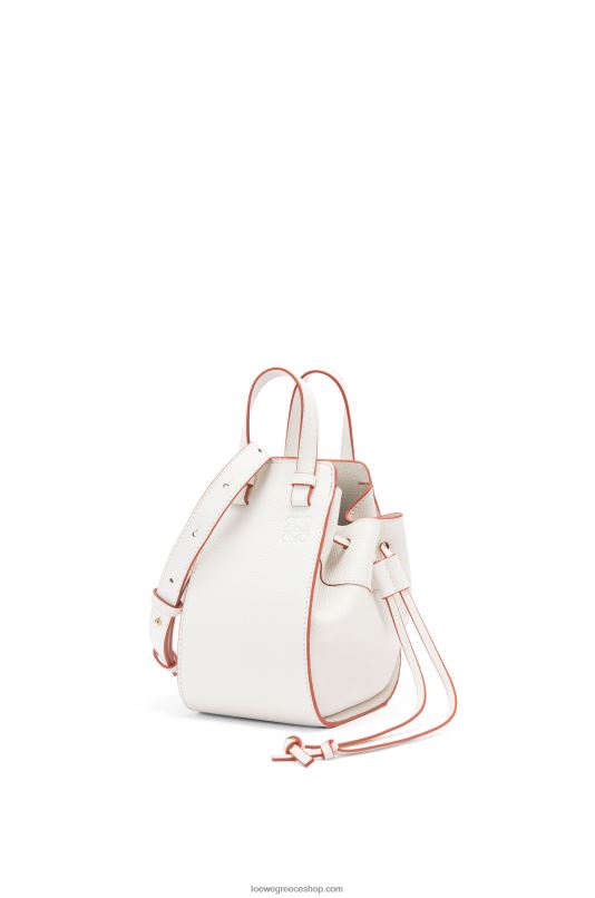 Loewe γυναίκες Μίνι κορδόνι περίσφιξης αιώρας από δέρμα μοσχαριού με απαλούς κόκκους RZR0J313 απαλό λευκό