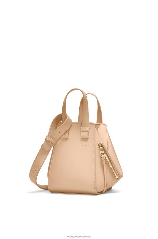 Loewe γυναίκες συμπαγής τσάντα αιώρας σε σατέν δέρμα μοσχαριού RZR0J432 γυμνός