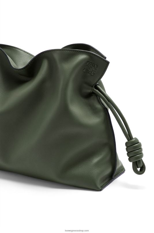 Loewe γυναίκες clutch φλαμένκο σε δέρμα μοσχαριού νάπα RZR0J428 vintage χακί