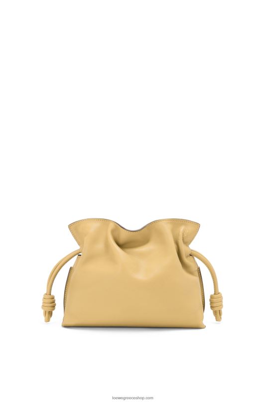 Loewe γυναίκες mini flamenco clutch σε δέρμα μοσχαριού νάπα RZR0J208 σκούρο βούτυρο