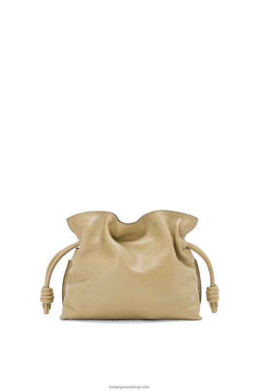 Loewe γυναίκες mini flamenco clutch σε δέρμα μοσχαριού νάπα RZR0J217 πηλός πράσινος