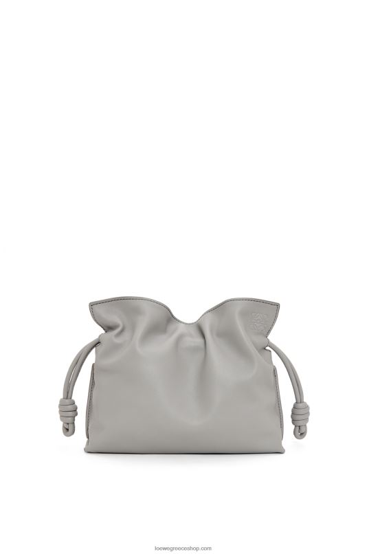 Loewe γυναίκες mini flamenco clutch σε δέρμα μοσχαριού νάπα RZR0J328 μαργαριταρένιο γκρι