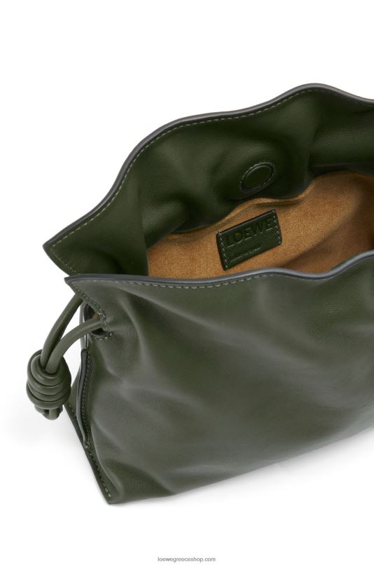 Loewe γυναίκες mini flamenco clutch σε δέρμα μοσχαριού νάπα RZR0J553 vintage χακί