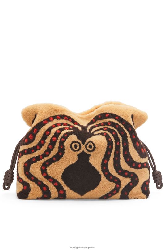 Loewe γυναίκες xl συμπλέκτης flamenco σε shearling RZR0J466 μπεζ/σοκολάτα