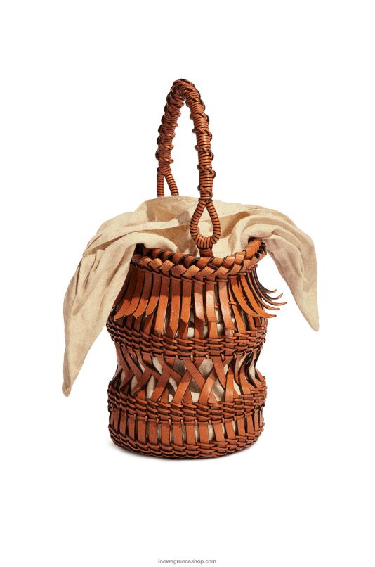 Loewe γυναίκες κρόσσια bucket bag σε δέρμα μοσχαριού RZR0J185 βυρσοδέψω